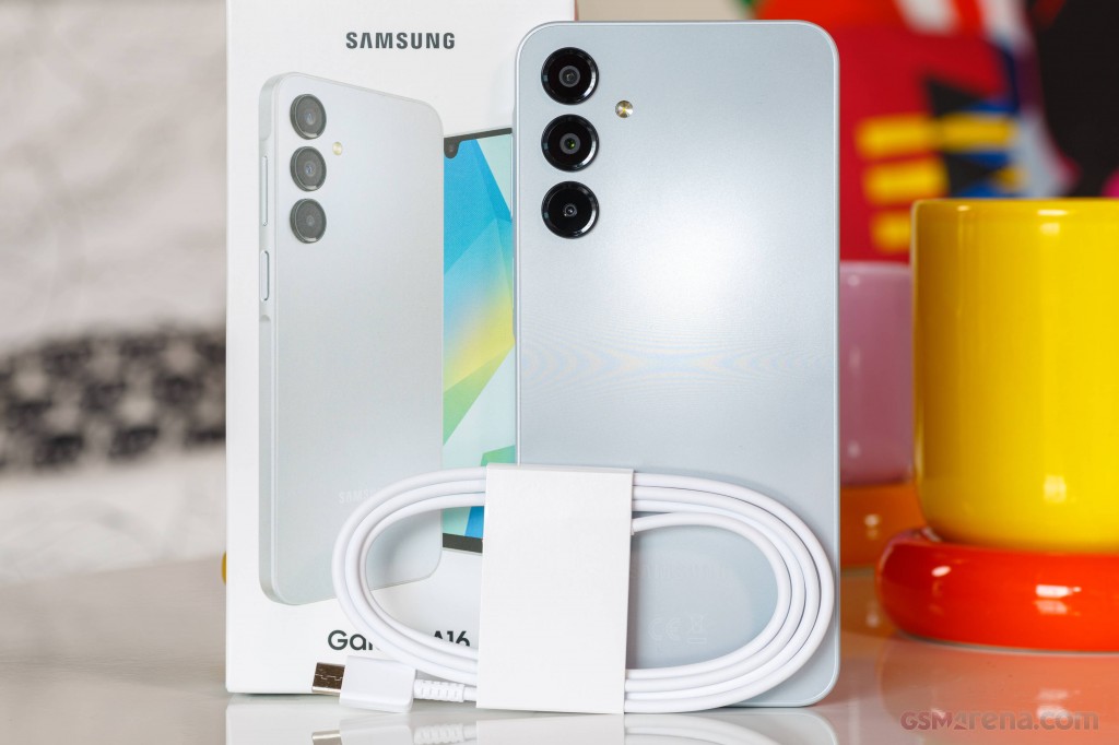 Samsung Galaxy A16 4G 128GB Black foto reale